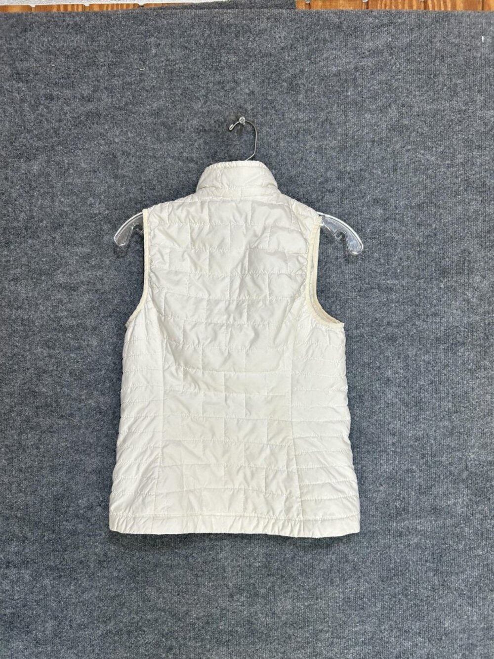 Patagonia Vest Womens Small White Quilted Insulated Puffer Full Zip Lightweight - Picture 3 of 7